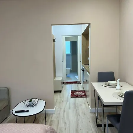 Smart , Lovely In * Tirana