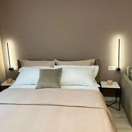Smart , Lovely In Apartament *